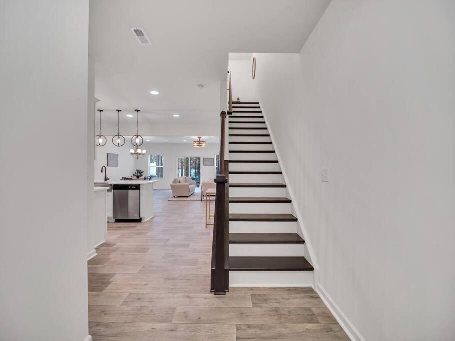 Gorgeous New Townhome/Charlotte! Luaran gambar