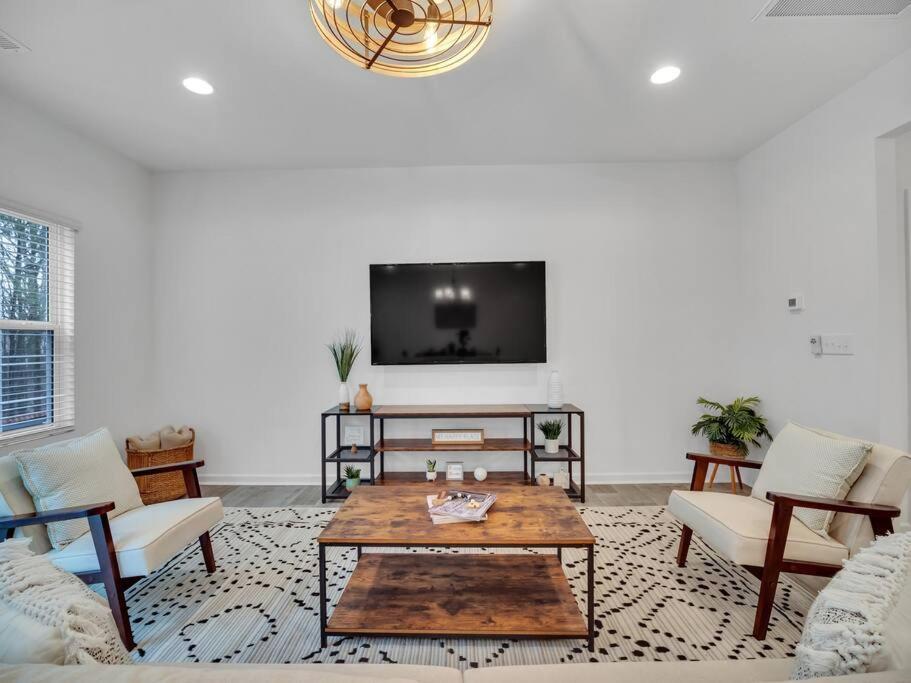 Gorgeous New Townhome/Charlotte! Luaran gambar